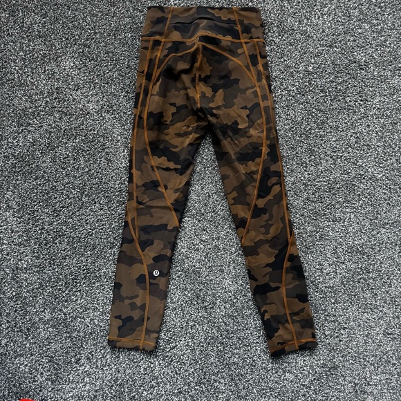 Lululemon Time To Sweat Crop 23"
Size 4
Heritage 365 Camo Burnt Caramel - Picture 10 of 12